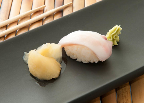 sushi-nigiri-ika